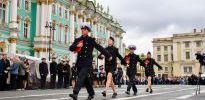 На Дворцовой площади Петербурга состоялось посвящение в курсанты ГУМРФ имени адмирала С.О. Макарова