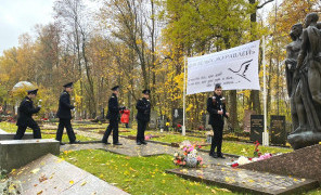Макаровцы почтили память павших воинов акцией «Дни белых журавлей»
