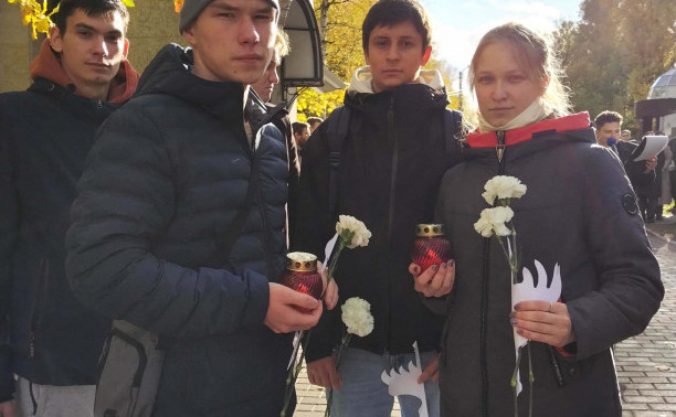 Студенты Арктического факультета стали участниками митинга-реквиема «Помни их, Россия!»