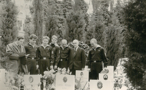 55 лет на службе флоту: в одном из исторических корпусов Макаровки встретились выпускники