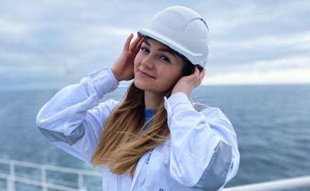 «Ты несёшь ответственность за жизнь всего экипажа»: история Дианы, третьего помощника капитана на арктическом газовозе