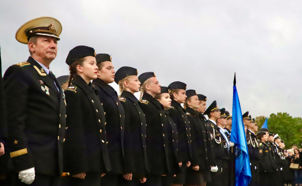 На Дворцовой площади Петербурга состоялось посвящение в курсанты ГУМРФ имени адмирала С.О. Макарова