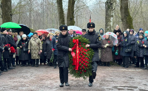 Подвигу твоему, Ленинград!