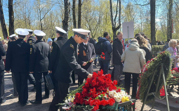 Курсанты МЦОО Института «Морская академия» -  участники торжественно-памятной церемонии в честь Дня Победы в Стрельне