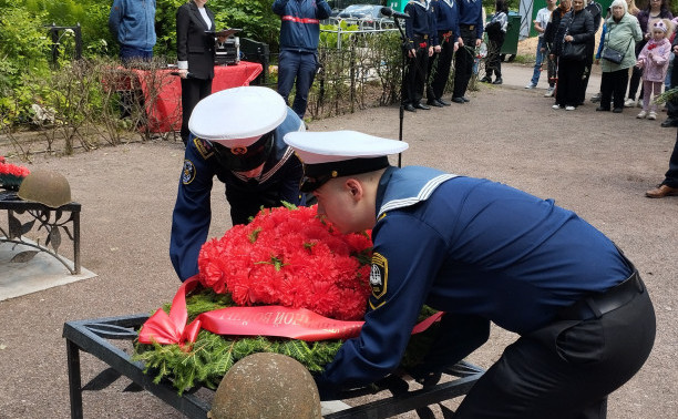 Есть в памяти мгновения войны…
