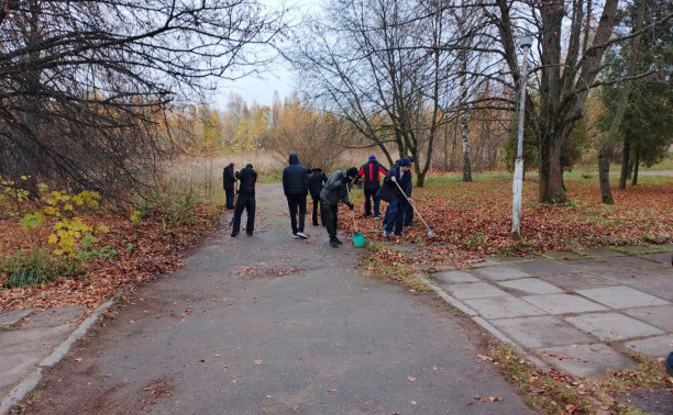 День благоустройства в Учебном городке №4  и подшефном детском саду №2 поселка Стрельна