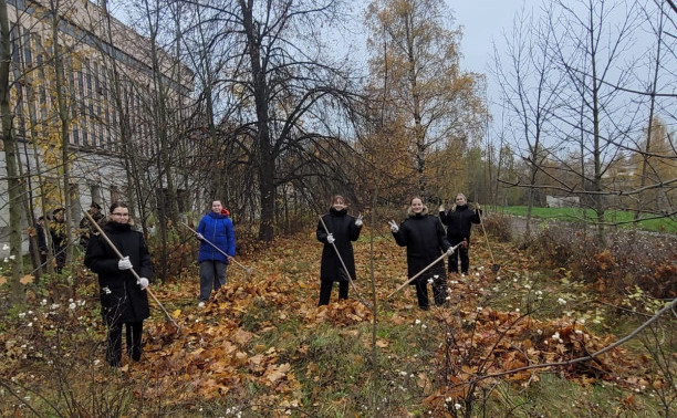 День благоустройства в Учебном городке №4  и подшефном детском саду №2 поселка Стрельна