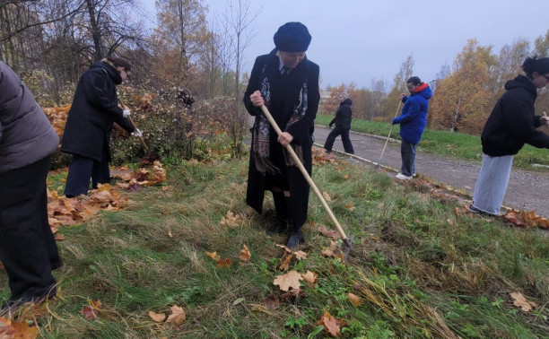 День благоустройства в Учебном городке №4  и подшефном детском саду №2 поселка Стрельна