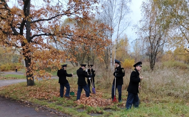 День благоустройства в Учебном городке №4  и подшефном детском саду №2 поселка Стрельна