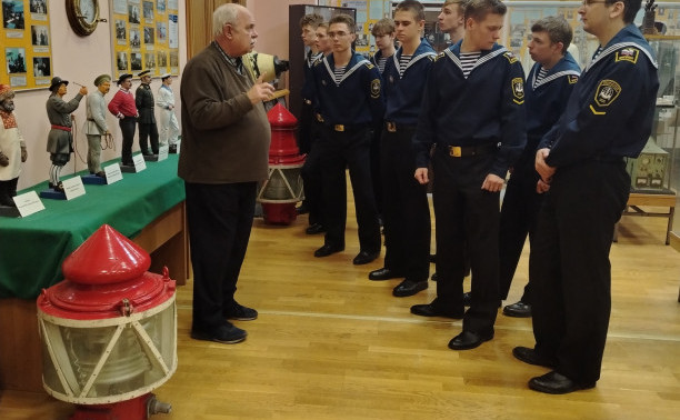 Воскресная экскурсия первокурсников на Косую линию, 15а