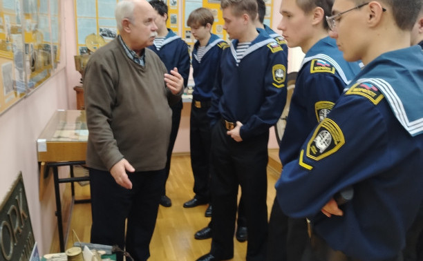 Воскресная экскурсия первокурсников на Косую линию, 15а