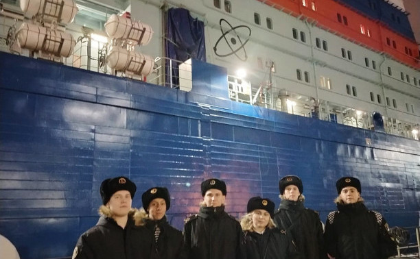 Увидеть будущую профессию изнутри: незабываемая экскурсия для макаровцев на ледокол «Якутия»