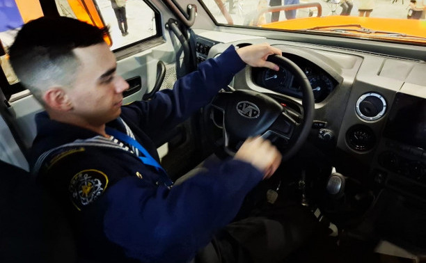 Курсанты морского центра общеинженерного образования Института «Морская академия» - участники деловой программы форума «Арктика: настоящее и будущее»