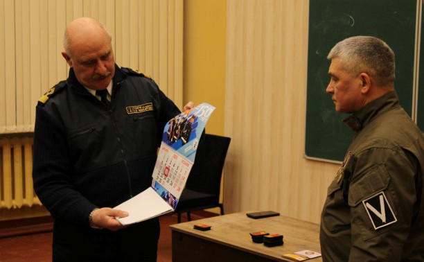 Руками и ногами человеческими…