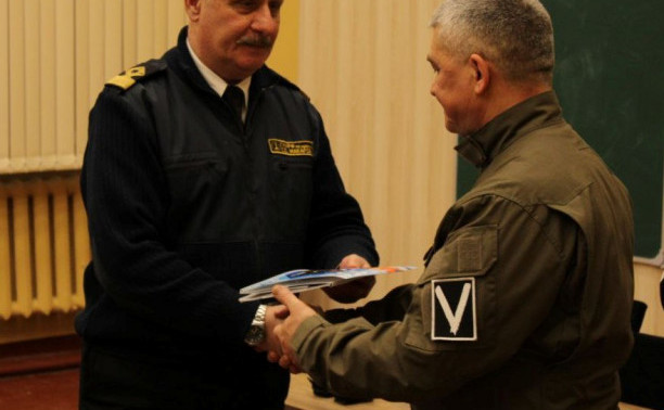 Руками и ногами человеческими…