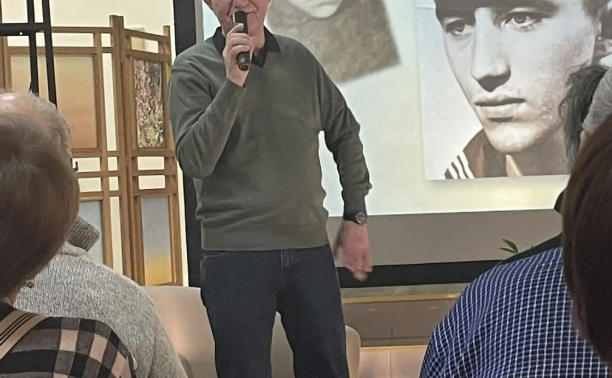 Встреча с многогранной личностью: в Стрельне прошел вечер-портрет Сергея Абдулина