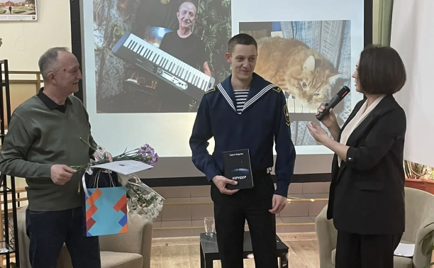 Встреча с многогранной личностью: в Стрельне прошел вечер-портрет Сергея Абдулина