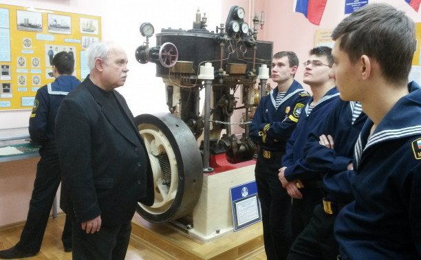 Курсанты Общеинженерного факультета посетили Центральный Военно-Морской музей