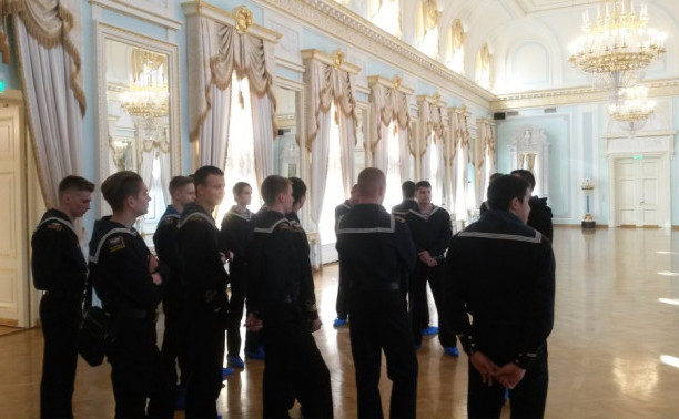 Курсанты ОИФ посетили Константиновский дворец