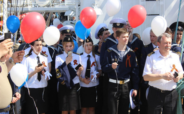 ПУС «Мир»: День Победы в порту Гамбург