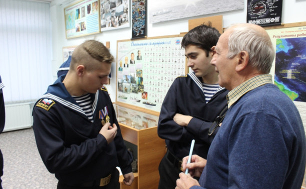 Макаровцы посетили музей Полярной Морской Геологоразведочной Экспедиции