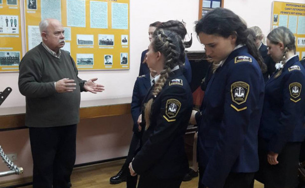 Курсанты ОИФ посетили легендарный ледокол «Красин»