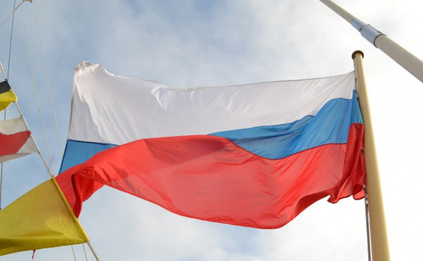 Парусник «Мир»: День России во Франции