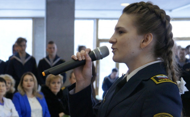 «Макаровка» торжественно проводила курсанта, отправившегося добровольцем в зону СВО